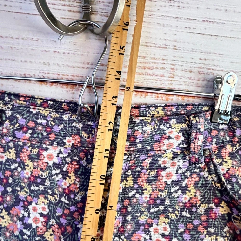 Vintage Maximalist Ditsy Floral‎ Denim Shorts 16 Purple Stretch Cotton Cottage